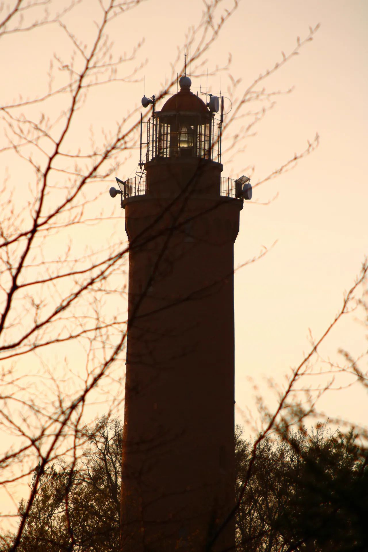 Latarnia na tle nieba