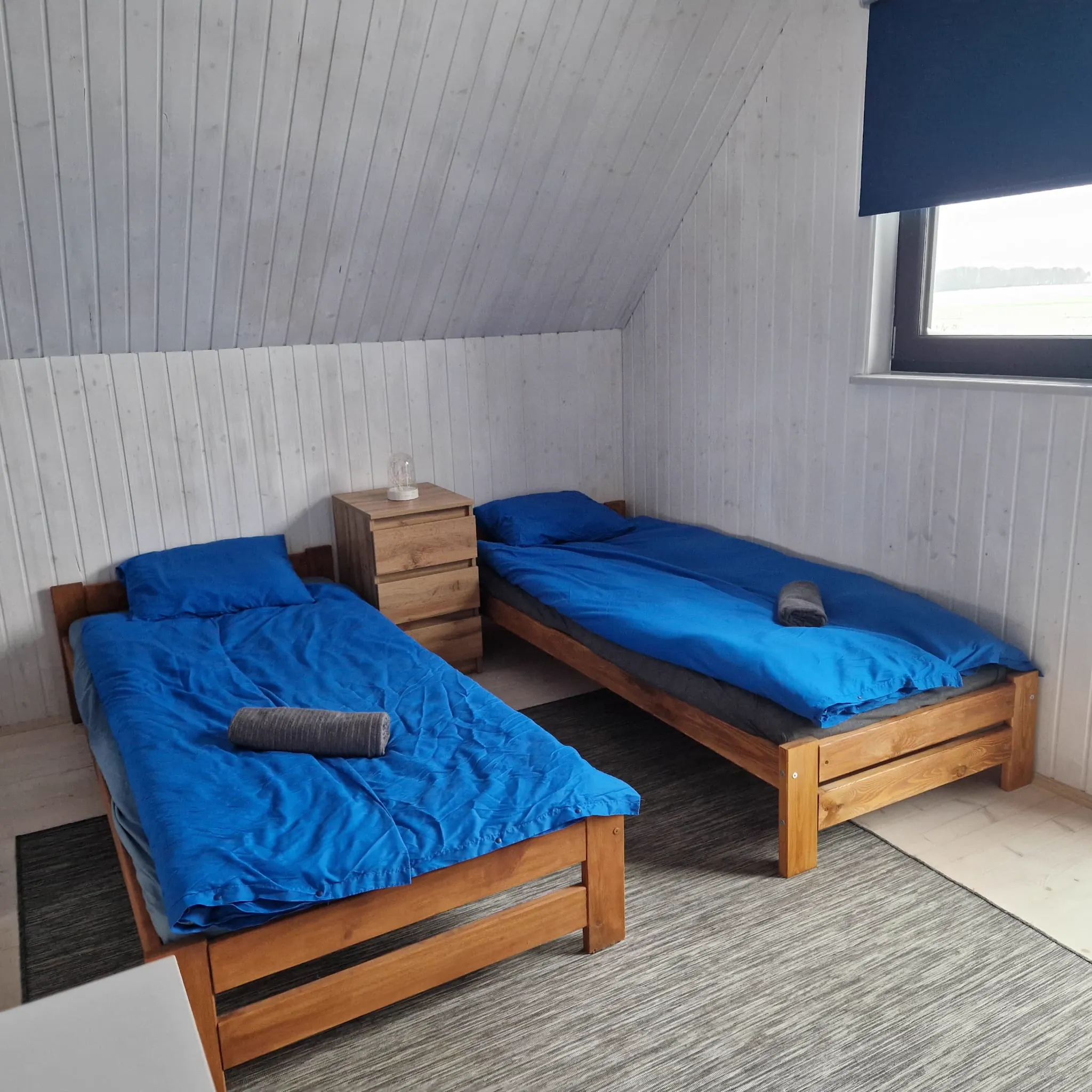 Sypialnia z dwoma łóżkami