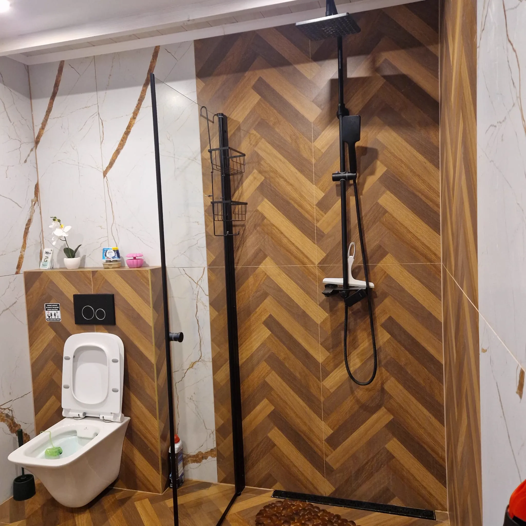 Prysznic w zielonym domku